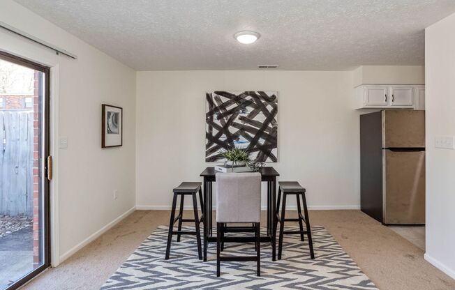 2 beds, 1 bath, 950 sqft, $1,400, Unit 1558 Metzler Drive