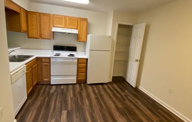 2 beds, 2 baths, 950 sqft, $1,595, Unit 304