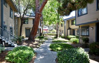 Homey 1-bedroom condo in Newark - convenient location!