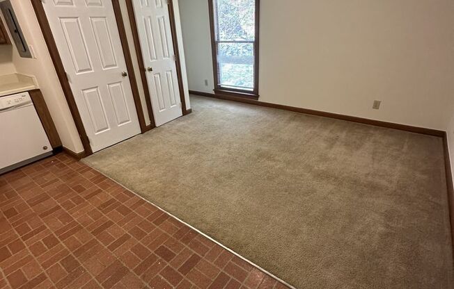 1 Bedroom 1 Bathroom Condo!