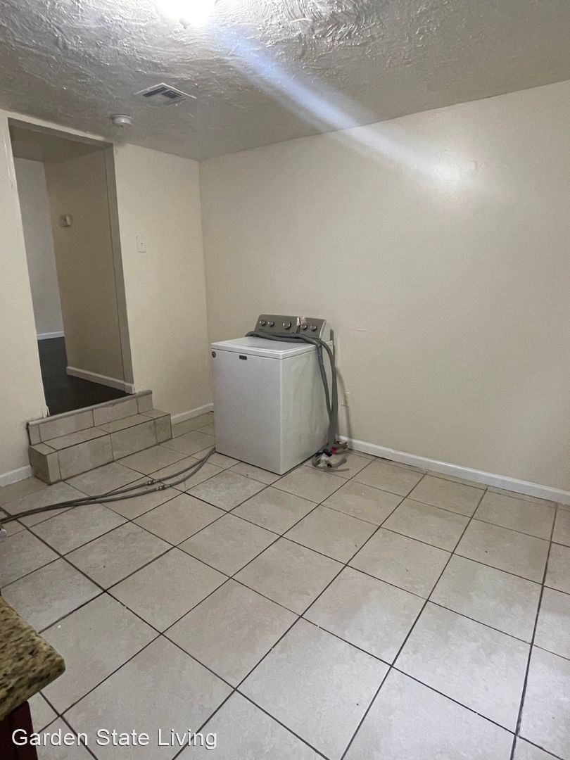 24 Wakeman Avenue - Unit 2