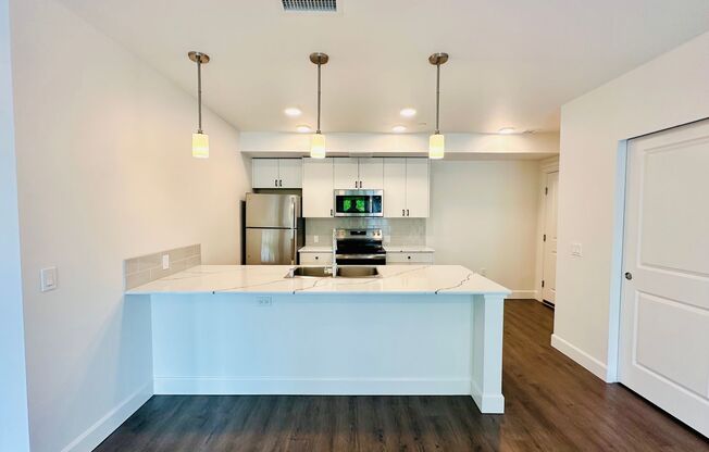 2 beds, 1 bath, 902 sqft, $2,750, Unit 410-315