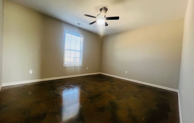 2 beds, 1 bath, $1,400