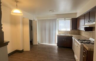 2 beds, 1 bath, $1,300, Unit 3707