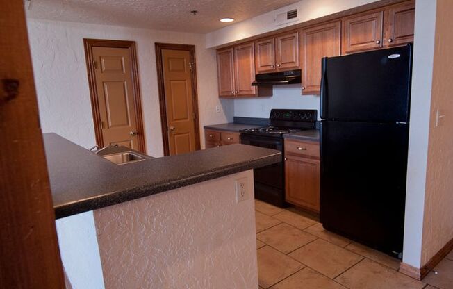 3 beds, 2 baths, 1,300 sqft, $1,625, Unit AW 101