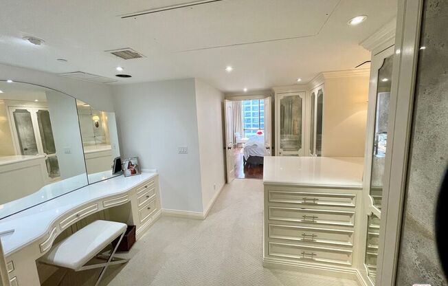 2 beds, 3 baths, 2,089 sqft, $8,500, Unit 1402