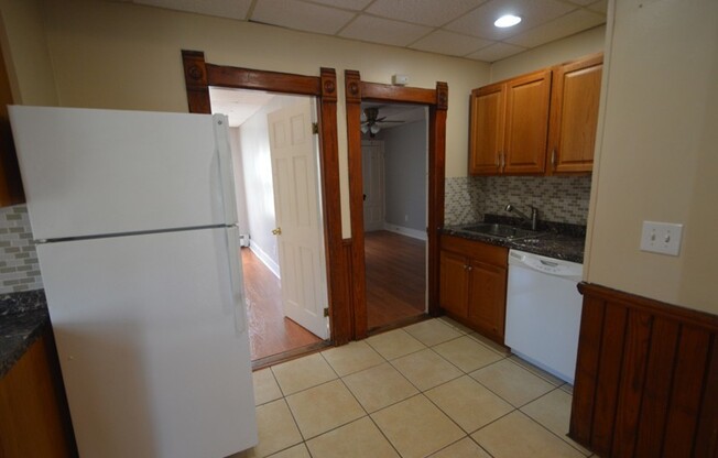 3 beds, 1 bath, 875 sqft, $1,675, Unit L3