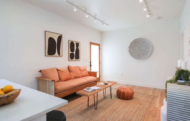1033 CORONADO