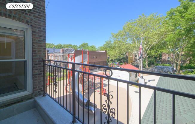 50 12 39 AVE