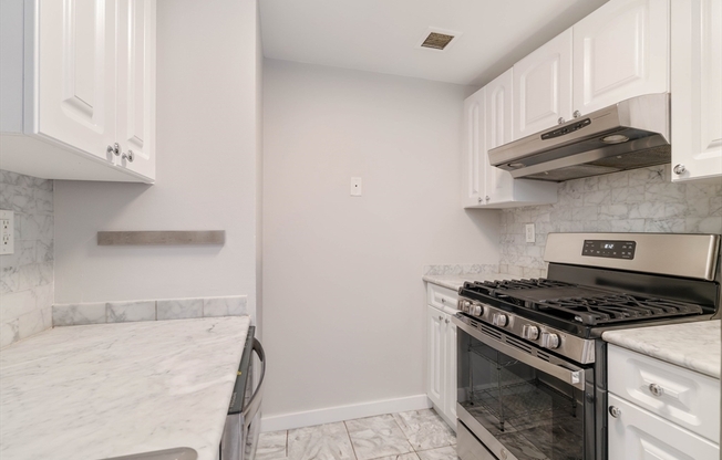 2 beds, 1.5 baths, 782 sqft, $2,900, Unit 1012