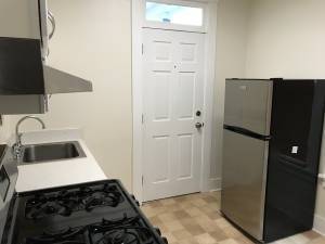 2 beds, 1 bath, 650 sqft, $1,345, Unit 3