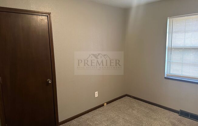 2 beds, 1 bath, $1,195, Unit 1422