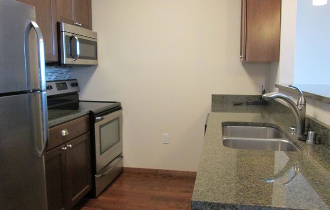 1 bed, 1 bath, 720 sqft, $1,600, Unit 123