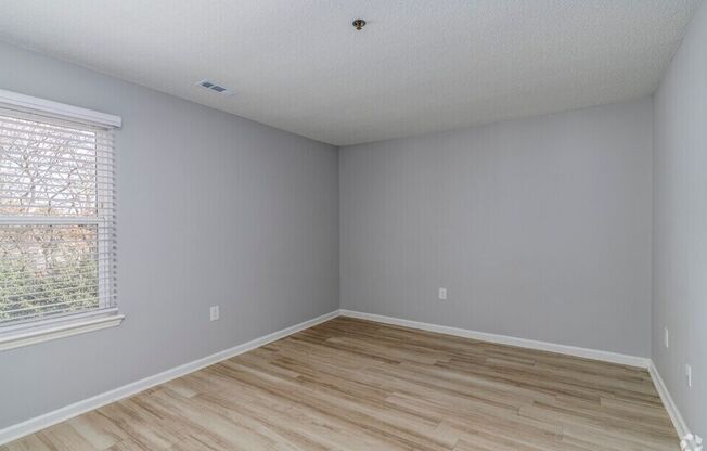 3 beds, 2 baths, 1,070 sqft, $1,400, Unit 2338J