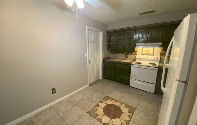 2 Bedroom 1 Bath Duplex in Winter Park for RENT!
