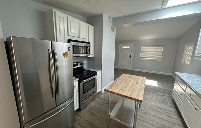 Beautiful 3 bedroom, 2 bath home located in Winter Park