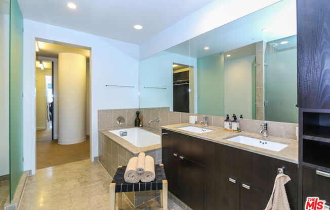 2 beds, 2.5 baths, 1,700 sqft, $5,250, Unit 10N