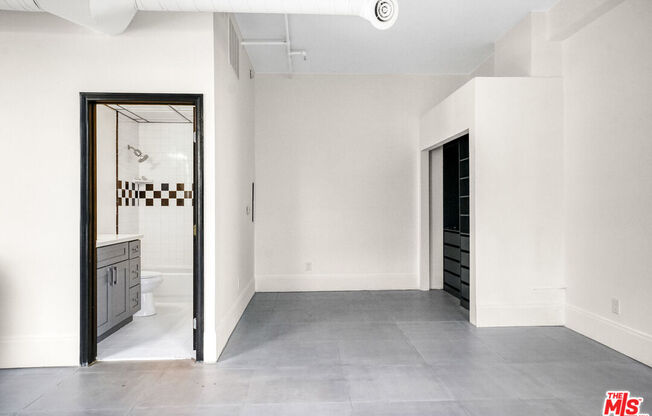 1 bed, 1 bath, 730 sqft, $2,200, Unit 215