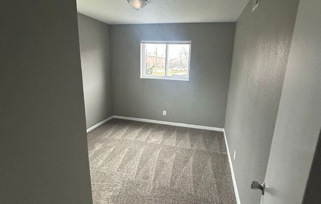 2 beds, 1 bath, 750 sqft, $1,095, Unit B01 1012 07