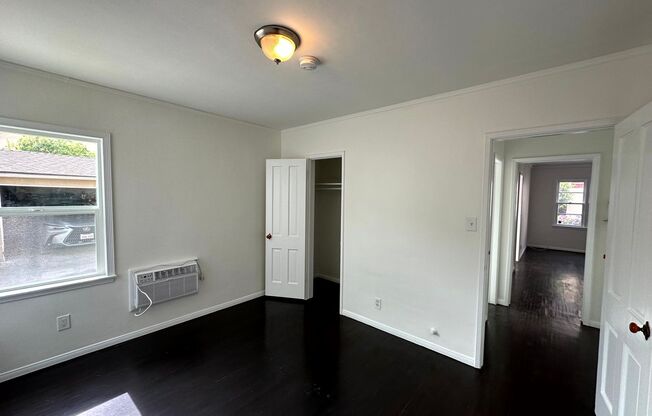 1 bed, 1 bath, 850 sqft, $2,295, Unit 626 N Spaulding Ave