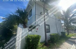 3128 SW 12 PL