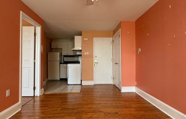 1 bed, 1 bath, $1,095, Unit Unit 2