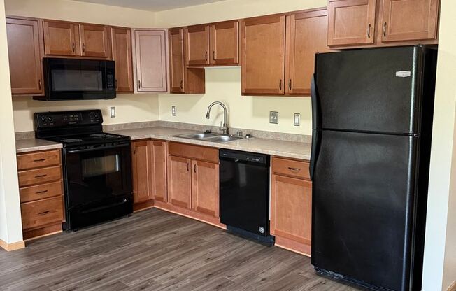 2 beds, 2 baths, 1,027 sqft, $1,549.99, Unit 533-204