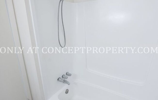 2 beds, 1.5 baths, 1,040 sqft, $1,499, Unit 10