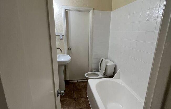 1 bed, 1 bath, 550 sqft, $1,595, Unit 05