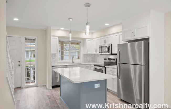 Charming 3 BD* 2.5 BA* Duplex **NEWLY RENOVATED** Located in Historic Orenco in the Elk Meadows Community
