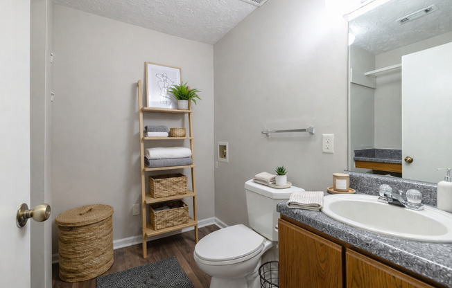 1 bed, 1.5 baths, 700 sqft, $1,200, Unit 1538-L