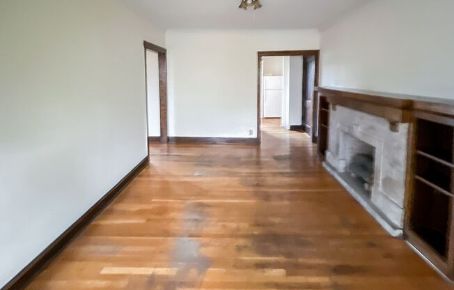 2 beds, 1 bath, 845 sqft, $1,735, Unit 3925-3E