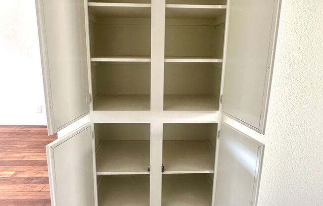 2 beds, 2 baths, 728 sqft, $2,799, Unit 25