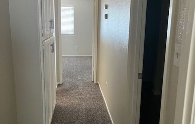 2 beds, 2 baths, 975 sqft, $1,675, Unit 817-60