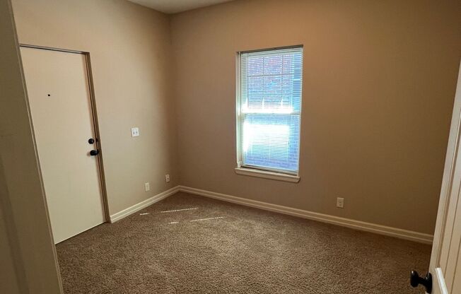 2 beds, 1 bath, 1,250 sqft, $1,795, Unit 615 - Unit 101 Duplex B1250