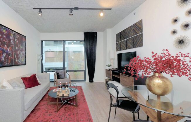 1 bed, 1 bath, 738 sqft, $2,725, Unit 503