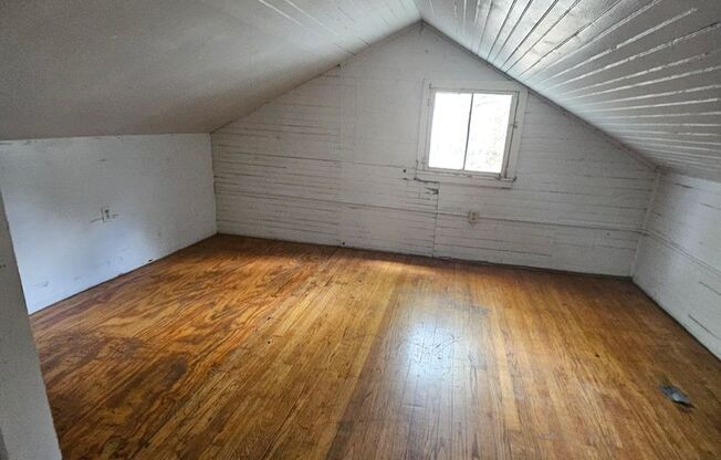 4 beds, 1.5 baths, $2,640, Unit 117