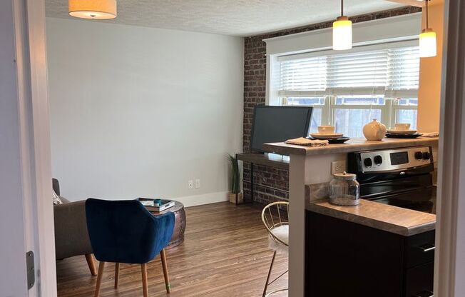 1 bed, 1 bath, 650 sqft, $1,295, Unit Unit 206 A700