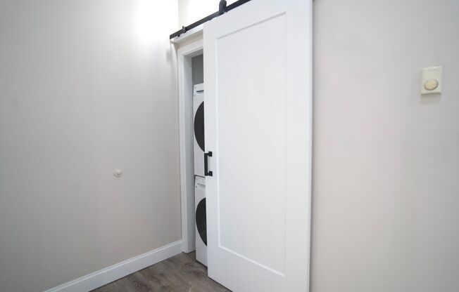 1 bed, 1 bath, 775 sqft, $2,400, Unit 76-6