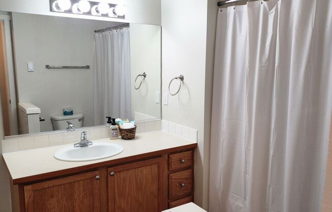 1 bed, 1 bath, 817 sqft, $1,475, Unit 9117