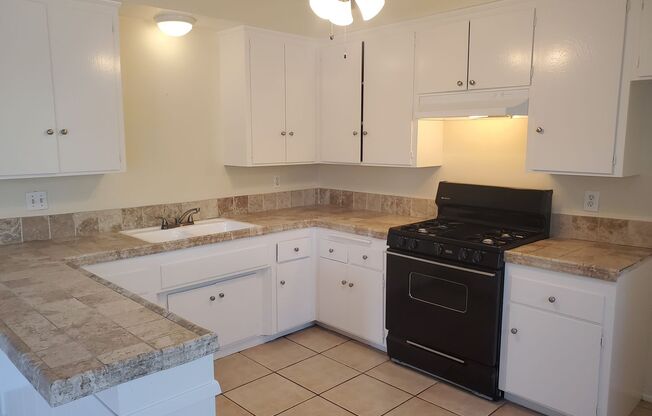 1 bed, 1 bath, 700 sqft, $1,950, Unit 014