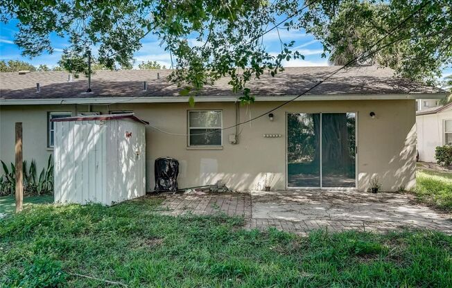 Charming 3/2 Duplex in West Bradenton with Private Yard and Carport