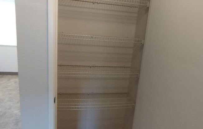 1 bed, 1 bath, 592 sqft, $1,275, Unit 023