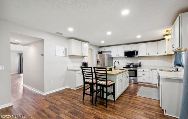 4 Bedroom/ 3 bathroom home on the Westside!