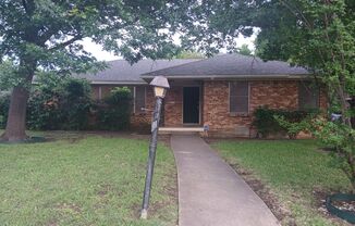 3 Bedrooms 2 Bathrooms 1 Car Garage Near 35 E & Loop 12