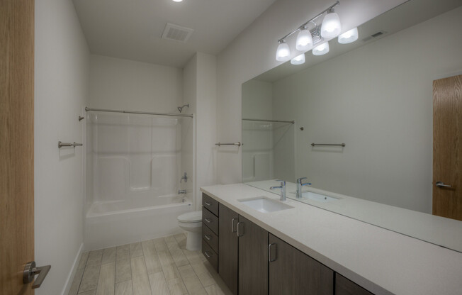 Studio, 1 bath, 708 sqft, $1,700, Unit 209 - Furnished