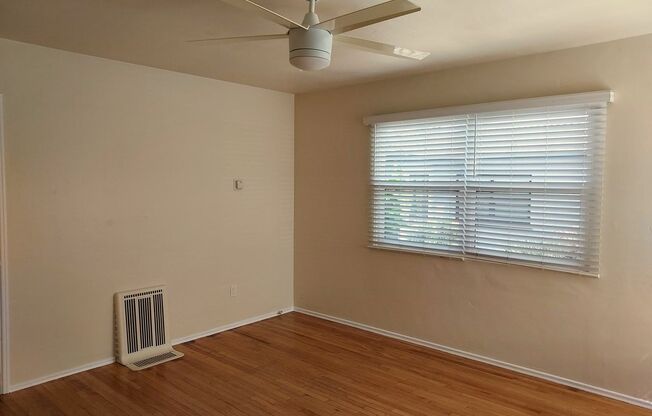 South Park Area 2 Bedroom Cottage w/Garage