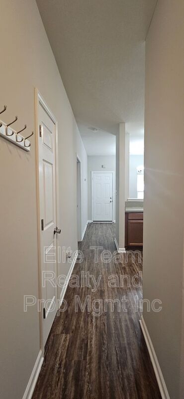2715 MDW KNL DR