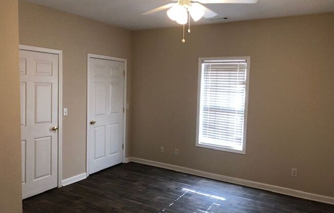 1 bed, 1 bath, 860 sqft, $1,325, Unit E-8