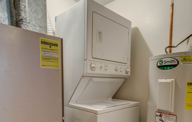 2 beds, 1 bath, 980 sqft, $1,035, Unit 1540